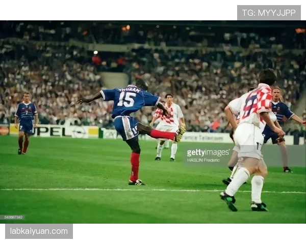 杰拉德与哈维在传导节奏下转移驱动差异趋势