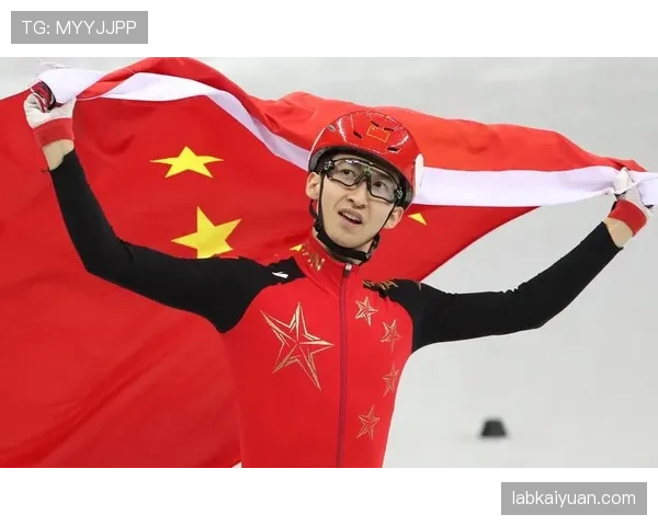 武大靖的冰场外生活简直像个亿万富翁，光一双鞋都得让你瞠目结舌
